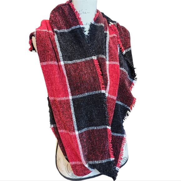 CHARTER CLUB Red Chenille Fringed Infinity Scarf OS - Picture 2 of 3